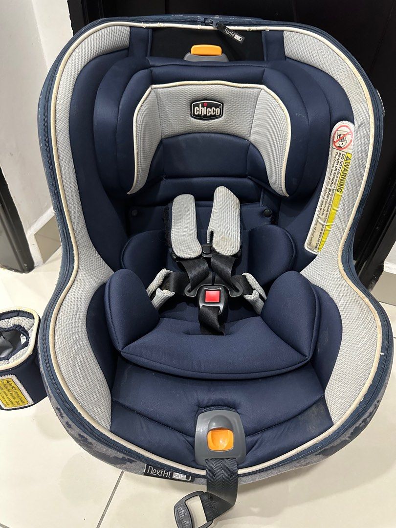 Chicco nextfit zip Convertible Car Seat Babies Kids Going Out