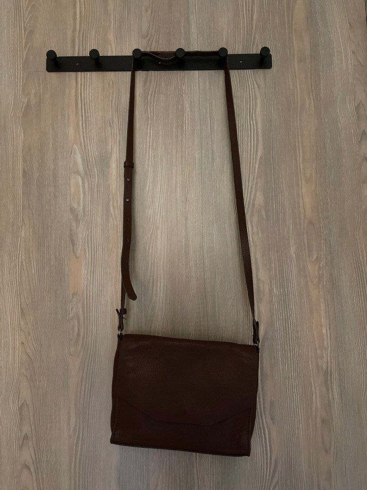 Clarks leather crossbody bag top