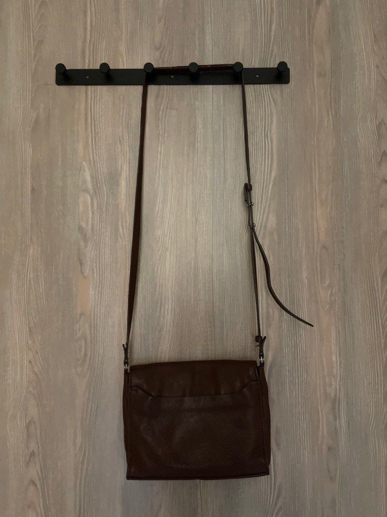 Clarks leather new arrivals crossbody bag