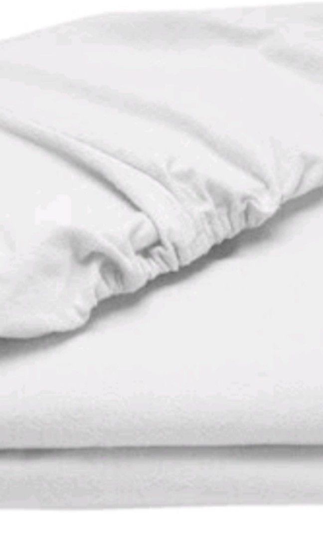 Cotton Single Fitted Bed Sheet (Category: Bedding & Towels) located in Manila. Submitted by kenfrederi04675 (Listing ID 1219122293, Image 1). Description: Brand New 1 pc. White Fitted Bedsheet Cotton Color: White Size: Single (36 x 75 x 10 inches) Material : Cotton Sold by: 1 Pc Price: 180.00 Each.