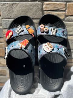 Crocs Classic Tie Dye Graphic Sandal in Multi Black