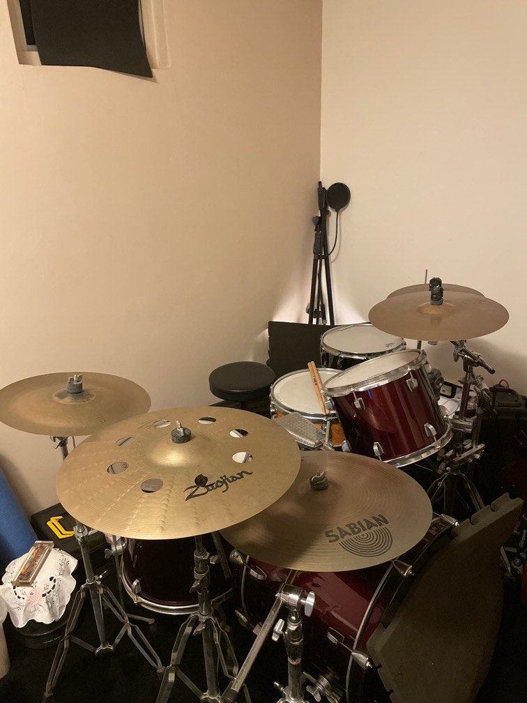 Drum kit + cymbals (all in one package), Hobbies & Toys, Music & Media