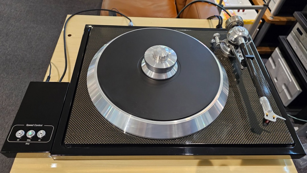 E.A.T. C-Sharp turntable, Audio, Other Audio Equipment on Carousell