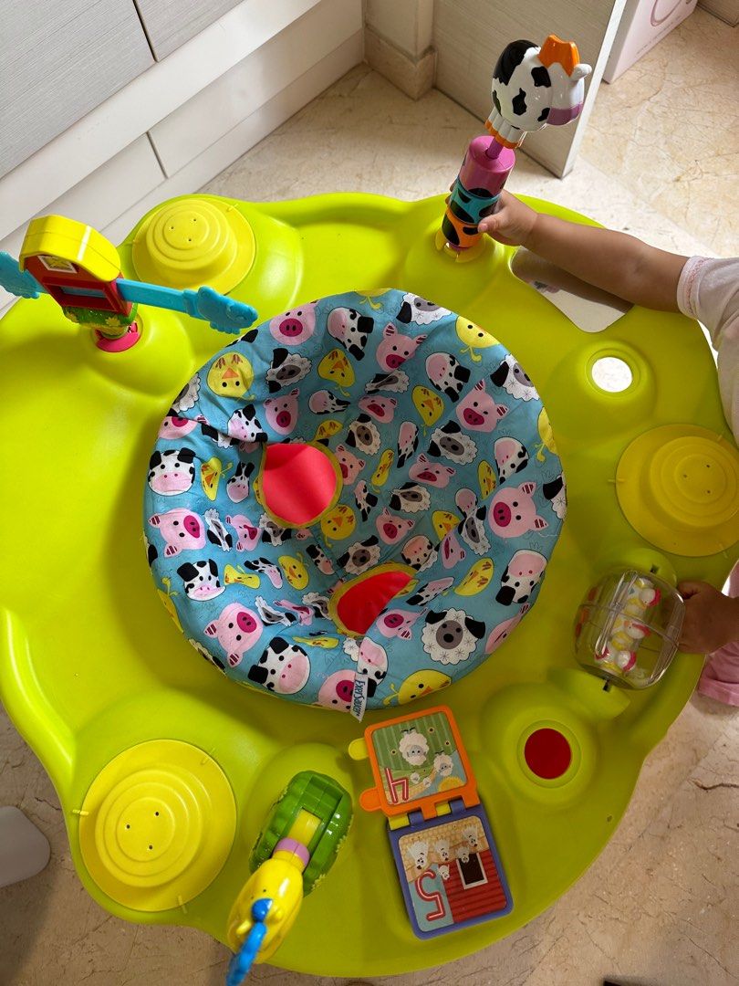 Evenflo exersaucer moovin clearance & groovin activity center