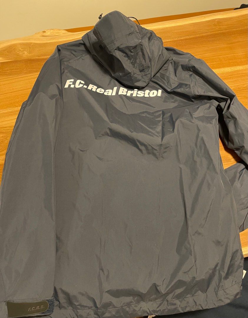 F.C. Real Bristol Rain Jacket Navy Size L 90% New, 男裝, 外套及