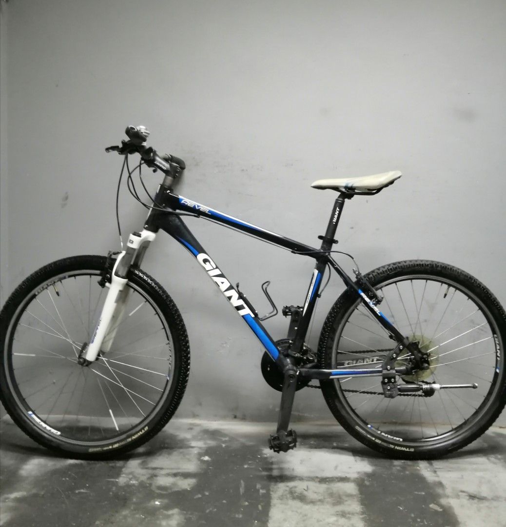 Giant revel 3 2012 top