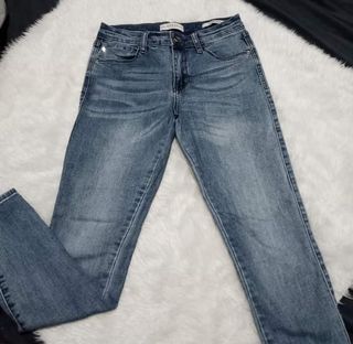(Category: ) located in . Submitted by calethrift (Listing ID 1219080287, Image 1). Description: .