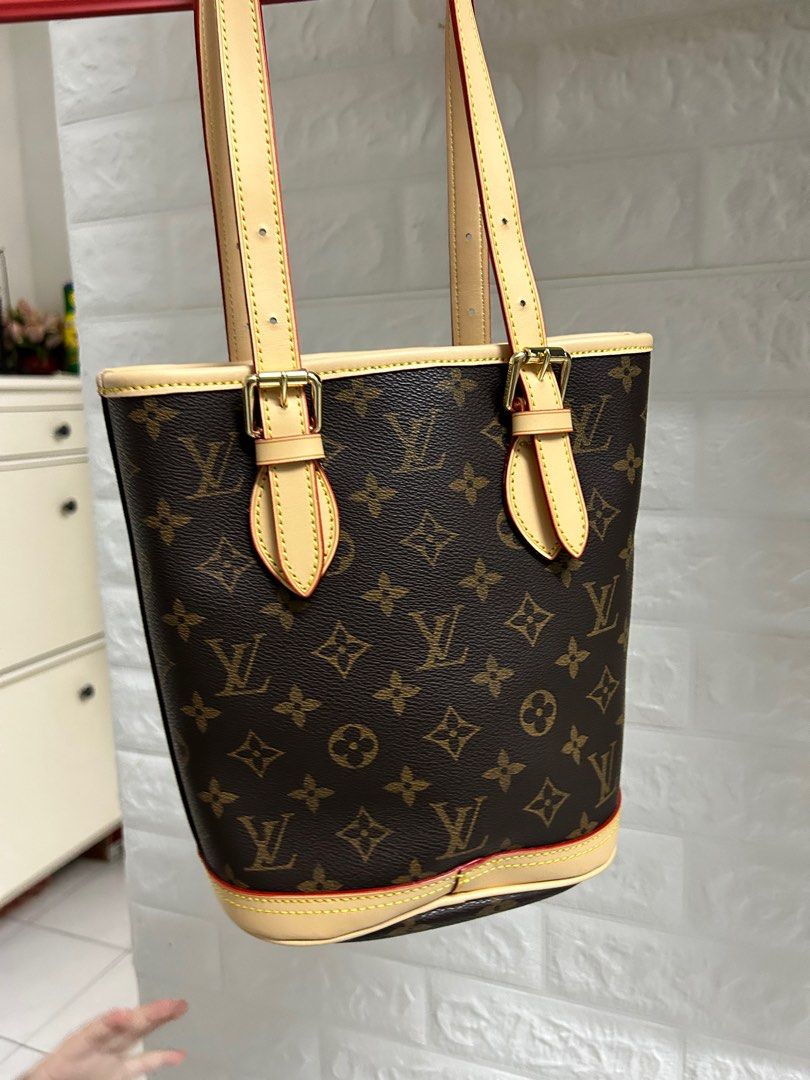 Handbang, Luxury, Bags & Wallets on Carousell