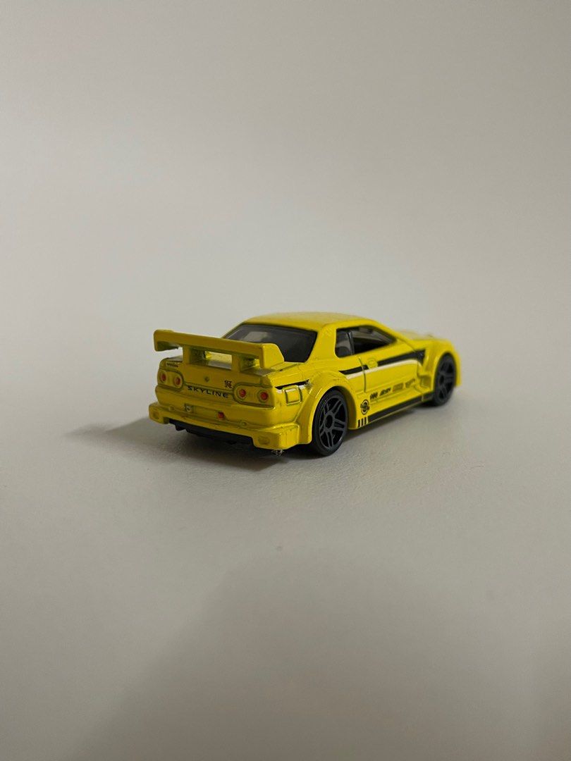 Hot Wheels Nissan Skyline GT-R R32, Hobbies & Toys, Toys & Games on ...