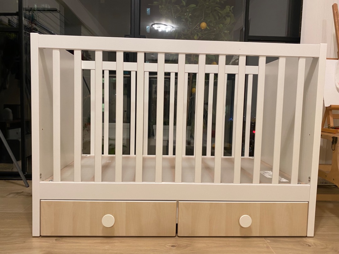 IKEA crib with drawers, 兒童＆孕婦用品, 兒童傢具, 兒童傢具 嬰兒床 Carousell