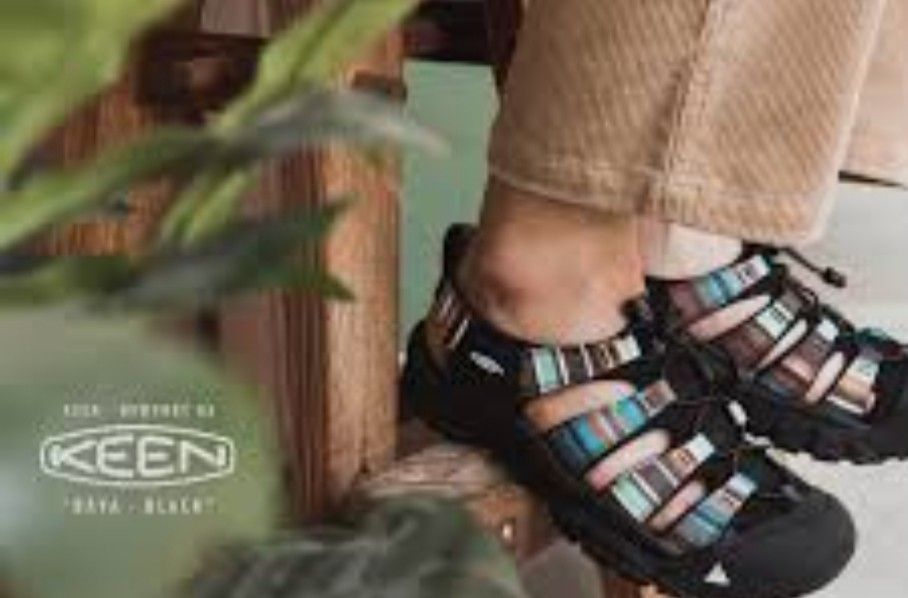 Keen Women s Newport H2 Raya Black size available us 6 us 9