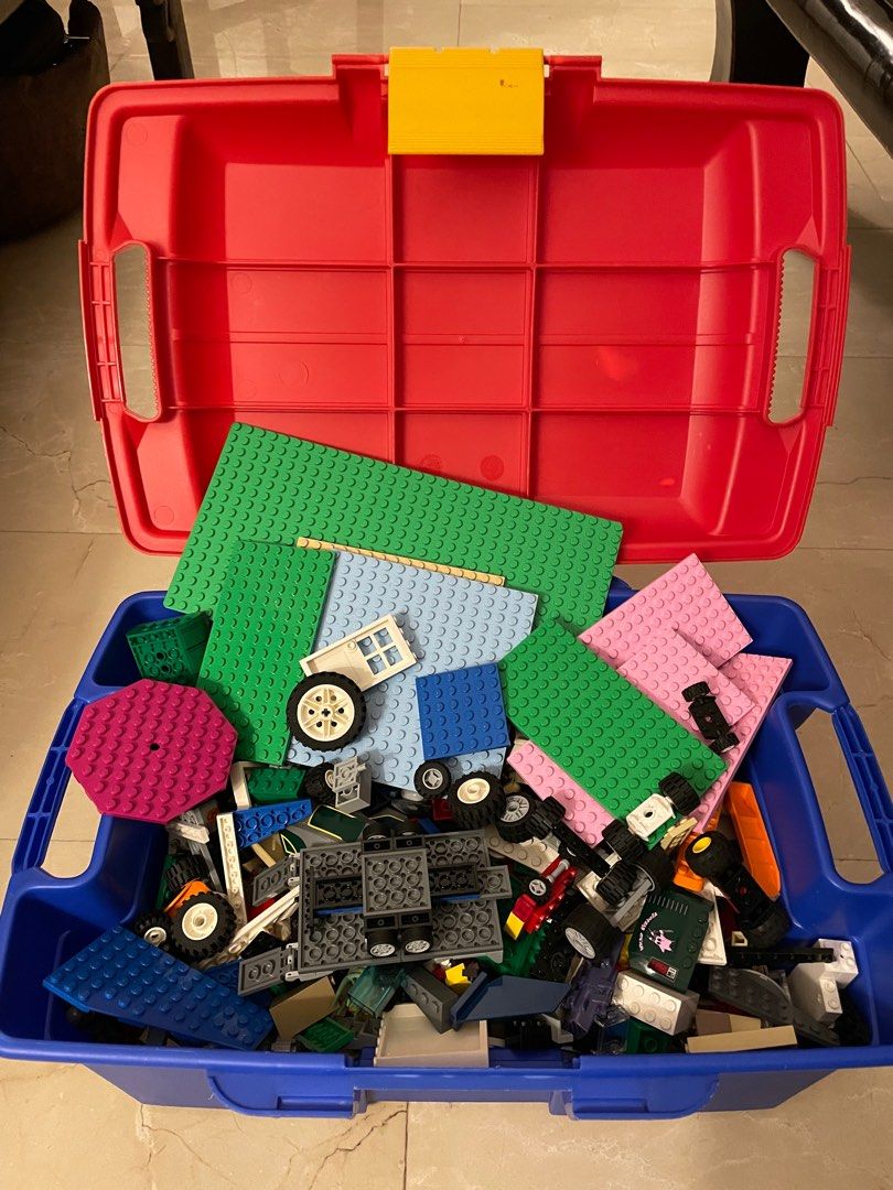 Lego around 3000 pieces or 4.5kg including box Hobbies Toys