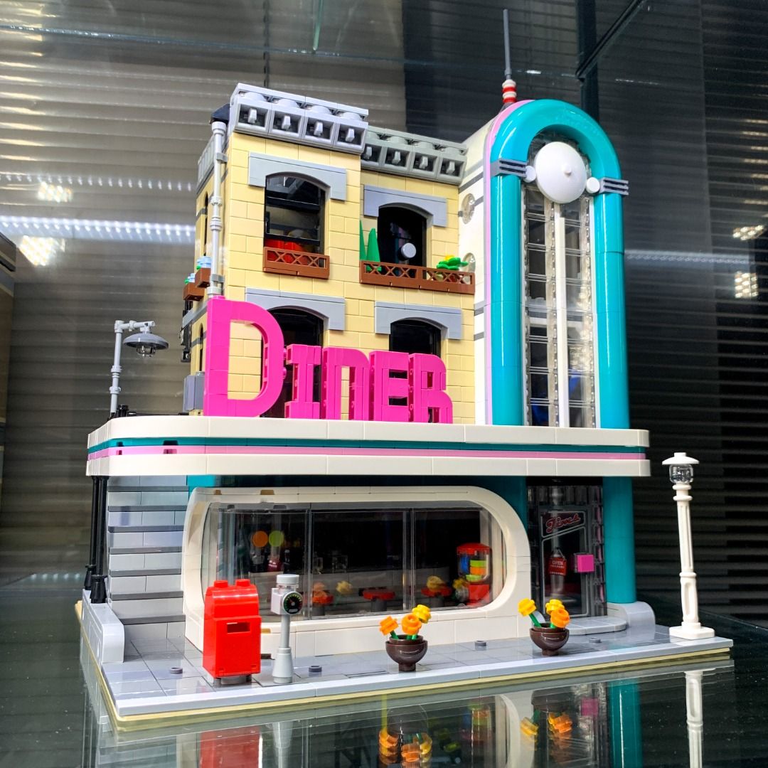 10260 lego downtown diner