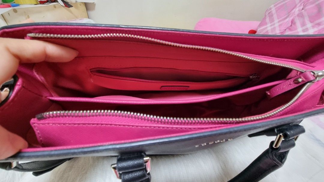 Lovcat Bag (Category: Luxury Bags & Wallets) located in Angeles City. Submitted by shaneyykcloset. (Listing ID 1219042320, Image 2). Description: like new Bought in Korea lastyr po d masyado nagamit free dust Bag two way selling low pm me for Inquries no Flaws photo may vary due to lighting.