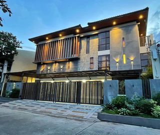 Luxurious 800sqm Modern House FOR SALE! at Multinational Village Paranaque City