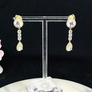 (Category: ) located in . Submitted by plusstylista (Listing ID 1218978982, Image 1). Description: .