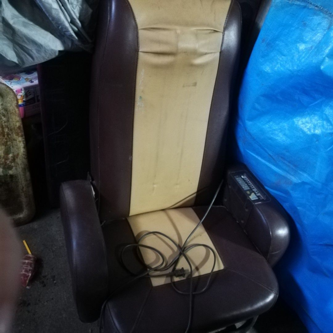 Massage chair (Category: Massage Devices) located in Paranaque City. Submitted by 4thestate.surplusan (Listing ID 1219038548, Image 2). Description: A vintage electric massage chair fr japan. 110volts. W flaws, but working. pm only. Location san antonio paranaque..