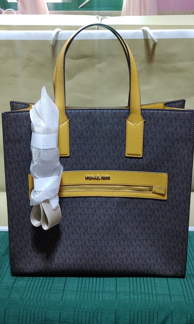 Michael kors large kenly tote, Women's Fashion, Bags & Wallets, Tote Bags  on Carousell