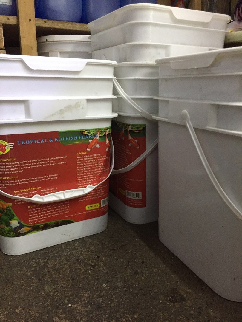 Multi-purpose pail (square/round) with cover (Category: Storage Boxes & Baskets) located in Manila. Submitted by sheseesells (Listing ID 1219081429, Image 3). Description: .