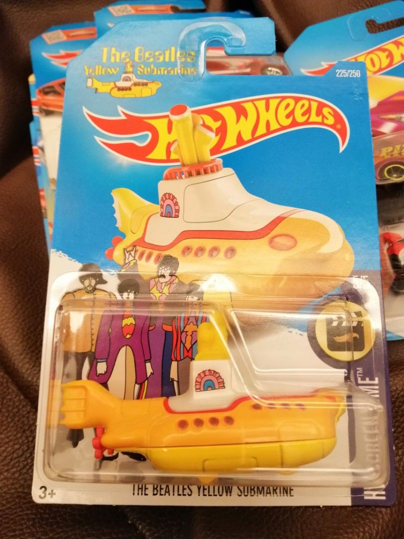 Hot wheels boat car online