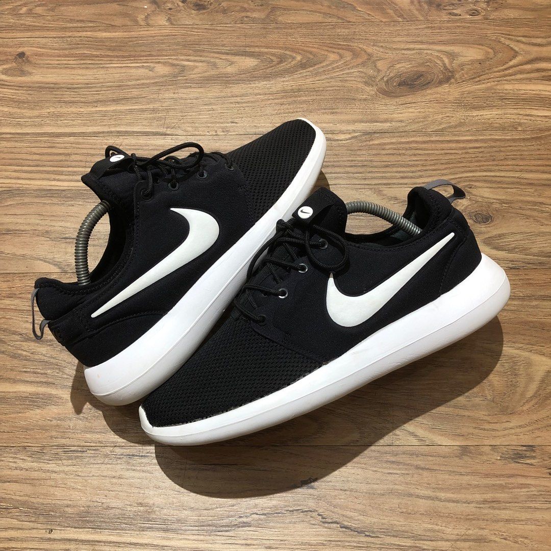 Gambar kasut nike top roshe run