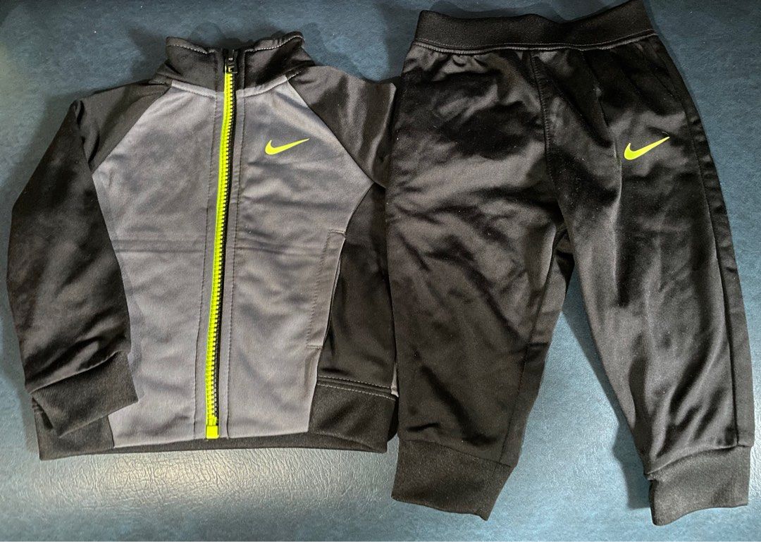 nike jacket and pants set women