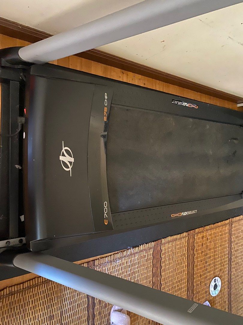 NordicTrack C700 Threadmill, Sports Equipment, Exercise & Fitness