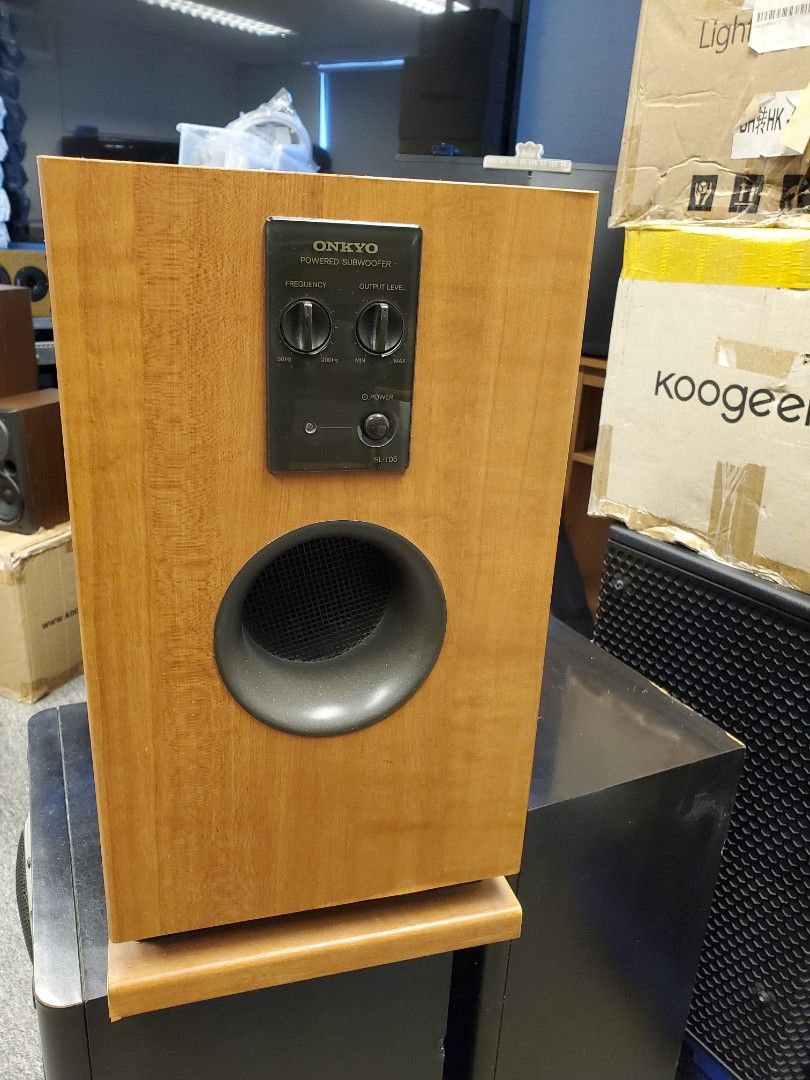 Onkyo 安橋SL-105 subwoofer speaker 低音箱, 家庭電器, 電視
