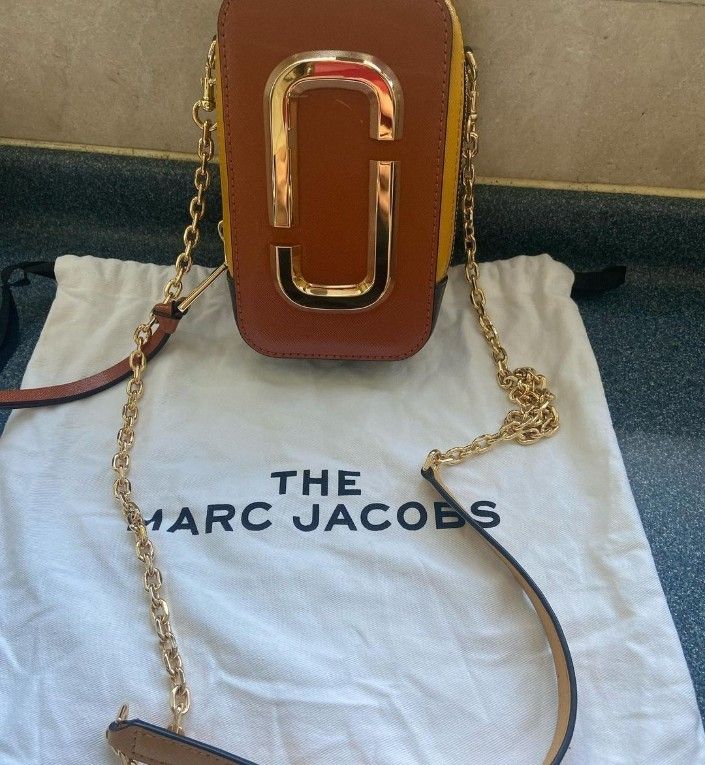 Marc Jacobs Sling Bag Original, Luxury, Bags & Wallets on Carousell