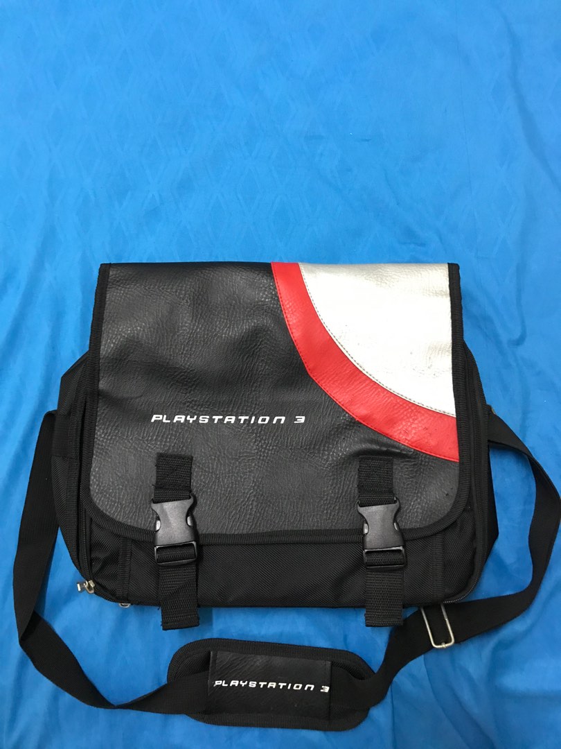 Best Buy: USA Gear Sony PlayStation 4 Pro PS4 Pro 4K Travel Case Carrying  Bag Black GRSLS13100BLEW