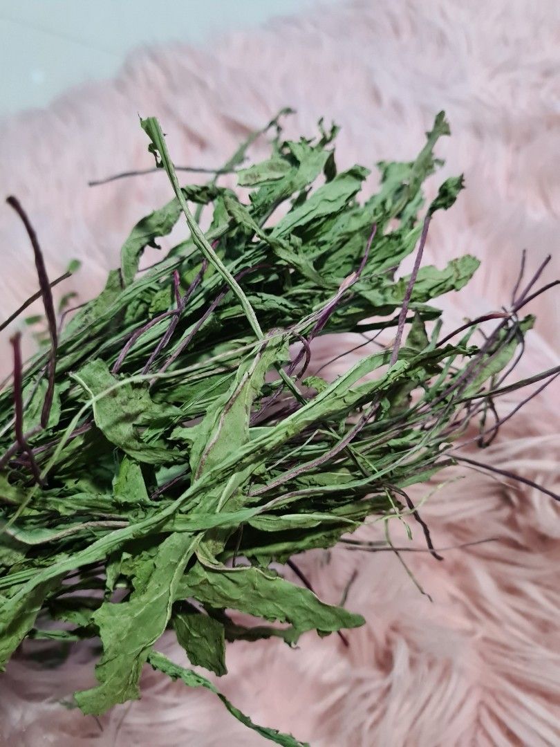 Premium Sun cured / Dried Alfalfa, Carrot top, Dandelion for Rabbits