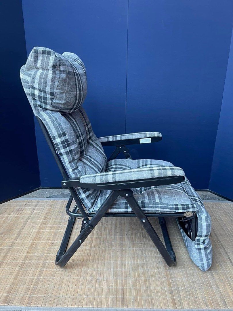 Recliner relaxing chair, Furniture & Home Living, Furniture, Other Home