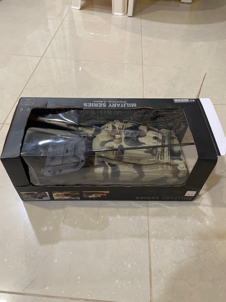 Remote control army tank, Hobbies & Toys, Toys & Games on Carousell