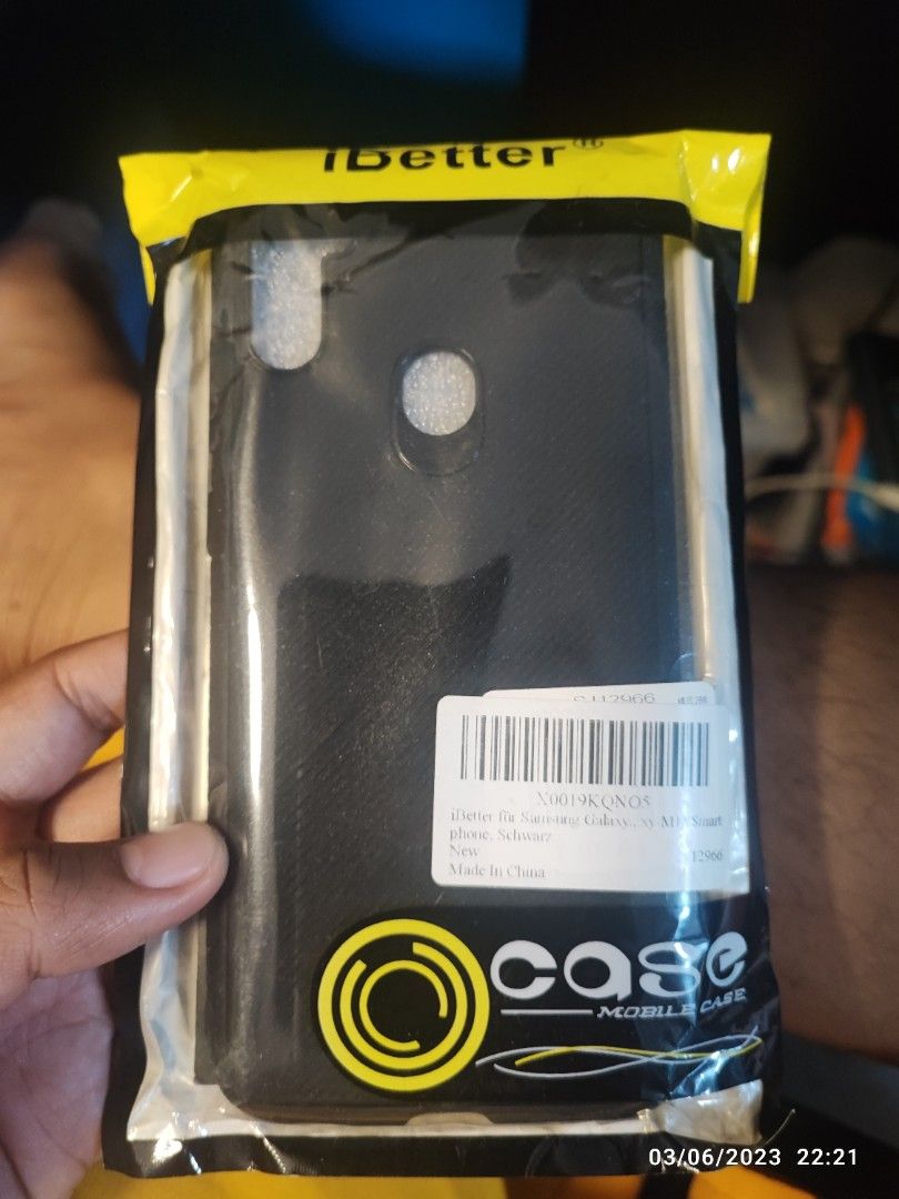 Samsung galaxy M11 phone case (Category: Cases & Sleeves) located in Quezon City. Submitted by kulotskiz (Listing ID 1219119247, Image 1). Description: Samsung galaxy M11 phone case black.