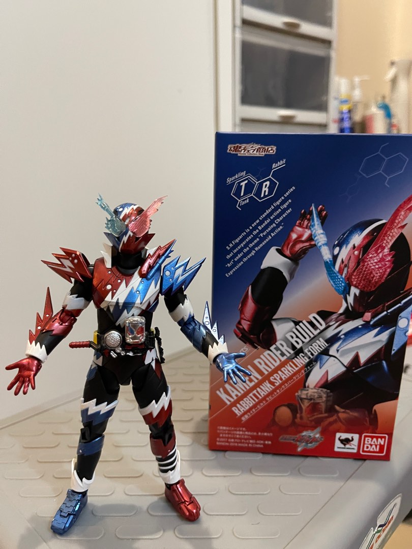 Shf Kamen rider build rabbit tank sparkling form (日）, 興趣及遊戲, 玩具 & 遊戲類 ...