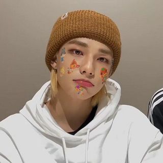 stray kids/enhypen/itzy telegram kpop channel ! :)