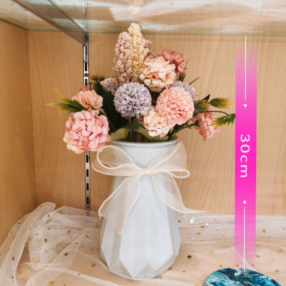 Table Flower Arrangement, Furniture & Home Living, Home Decor