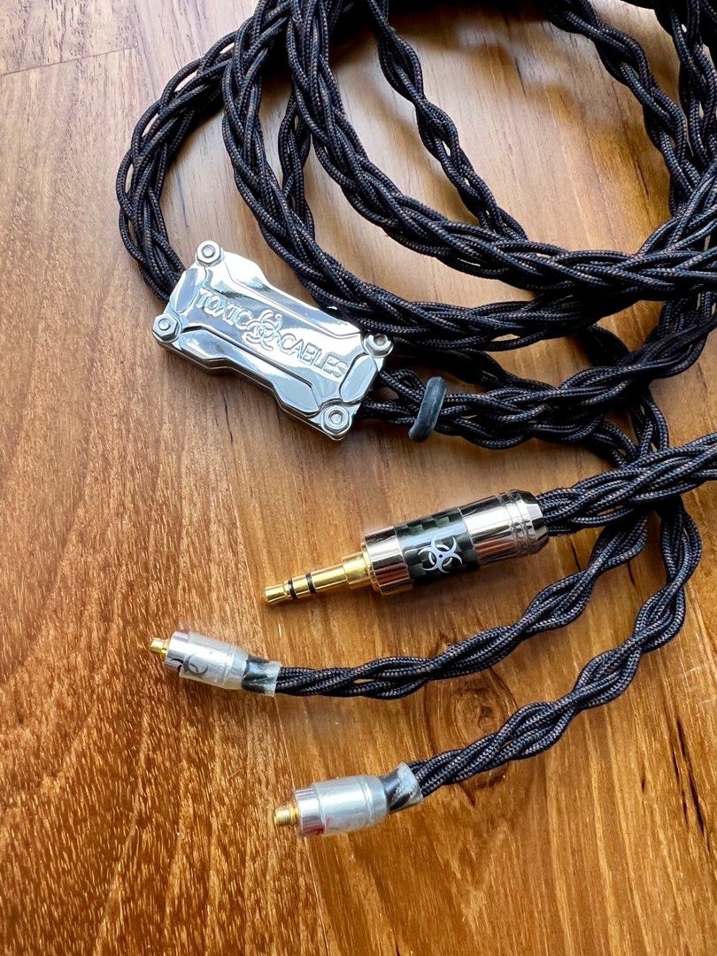 Toxic Cables Black Widow French Silk 8braid Iem MMCX audiophile cable