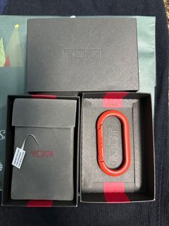 Tumi carabiner