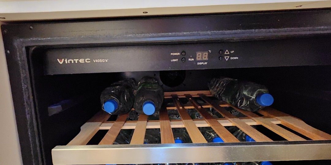 VINTEC Wine Chiller V40SG"e", TV & Home Appliances, Other Home