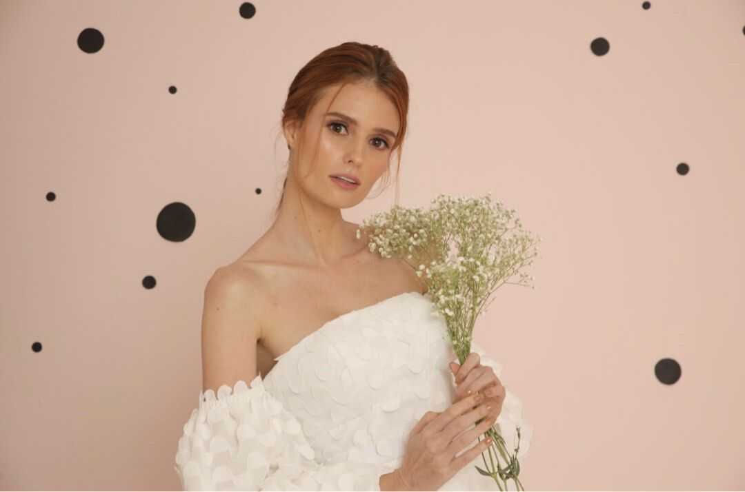WHITE MURPHY DEBBIE CO MIDI FOR RENT (Category: Evening dresses & gowns) located in Quezon City. Submitted by calebsales (Listing ID 1218969490, Image 3). Description: WHITE MURPHY DEBBIE CO MIDI FOR RENT Color: WHITE Rent: 2,000 Perfect for birthdays, debut, photoshoot, Christmas Party, Prenup, Flores de Mayo, Sagala, Graduation Ball, Year-End The Party, Masquerade, JS Promenade, pang abay, pang ninang, Civil Wedding, Intimate Wedding, with slit