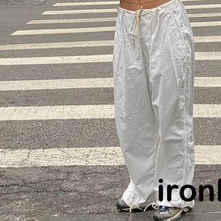 WHITE PARACHUTE PANTS