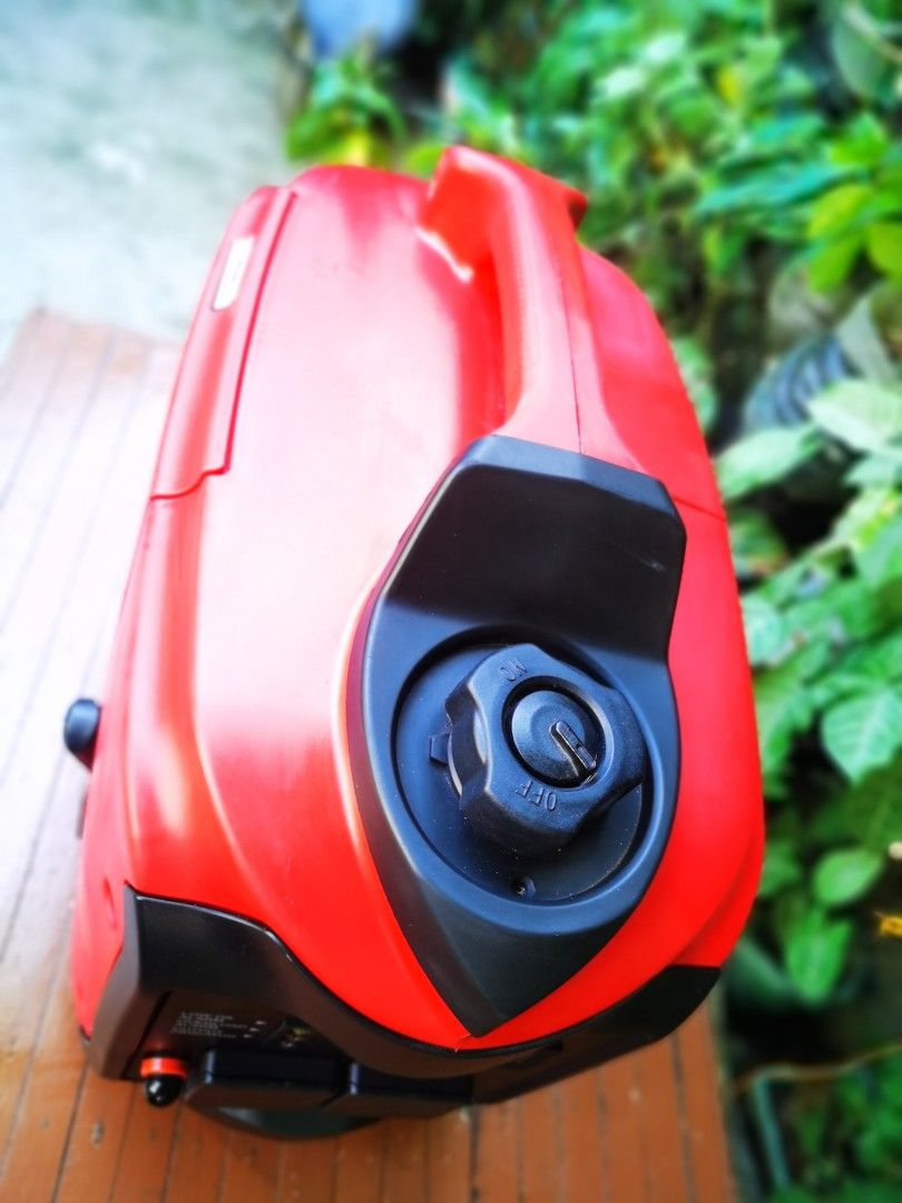 Workzone 2000 watts inverter generator, Commercial & Industrial