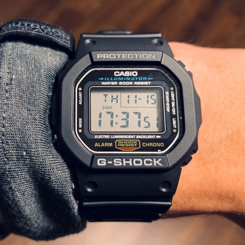 『4年保証』 Casio 全新 100% 現貨 佐敦門市 G-Shock 一年保養 超輕 人氣 熱賣 運動風 基本 經典 Black Basic  All Standard 全黑 DW-5600 DW-5600E DW-5600E-1V 時計