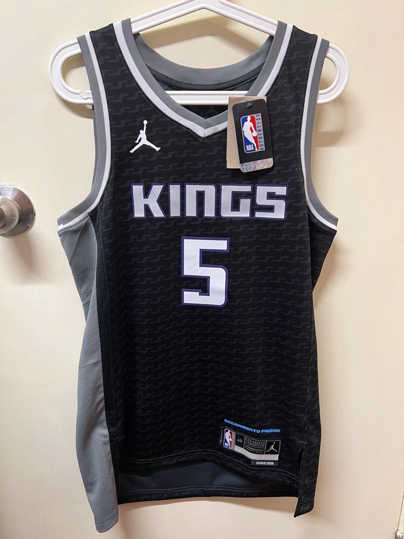 De'Aaron Fox Sacramento Kings 2023/24 Icon Edition Nike Men's Dri-Fit NBA Swingman Jersey in Black, Size: XL | DX8621-010