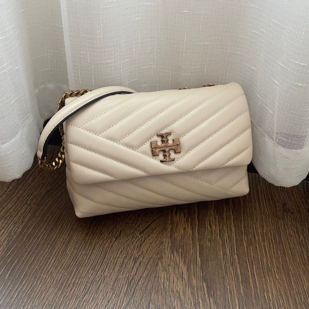 Tory Burch Kira Chevron Convertible Shoulder Bag Crossbody, Women's  Fashion, Bags & Wallets, Cross-body Bags on Carousell