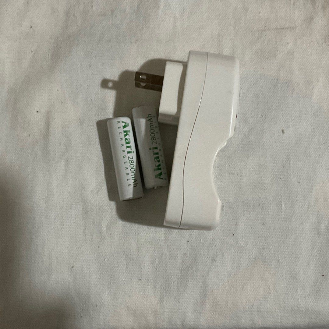 Akari Double AA Battery Charger (Rechargeable) on Carousell