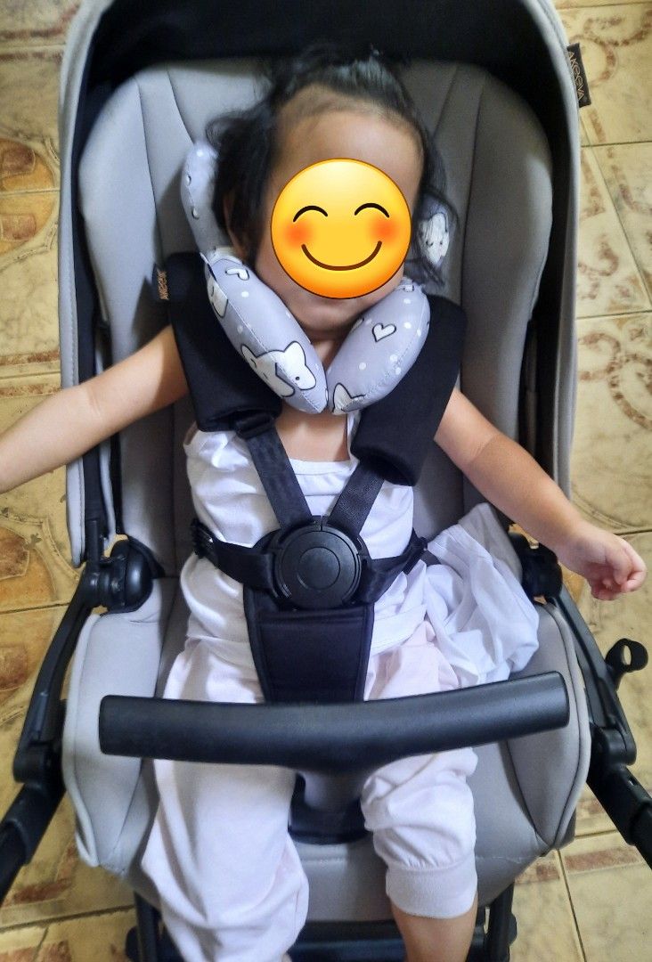 Akeeva Moov / Akeeva Luxury Baby Stroller (Category: Strollers) located in Las Pinas. Submitted by chelhq (Listing ID 1219185404, Image 3). Description: Repriced from P8,000 to P6,500 as of 03.12.23! •compact and travel-friendly •with front-facing parent handle! •XL wide canopy with zippered breathable mesh (for airflow) •wheel suspension •cushioned seat and backrest •full and wide backrest for comfort •with basket at the bottom •easy fold and st