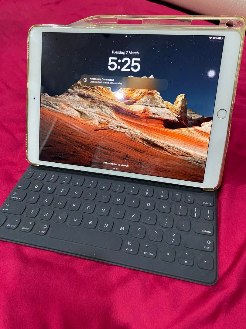 スマホ/家電/カメラApple iPad Smart Keyboard 10.5インチ