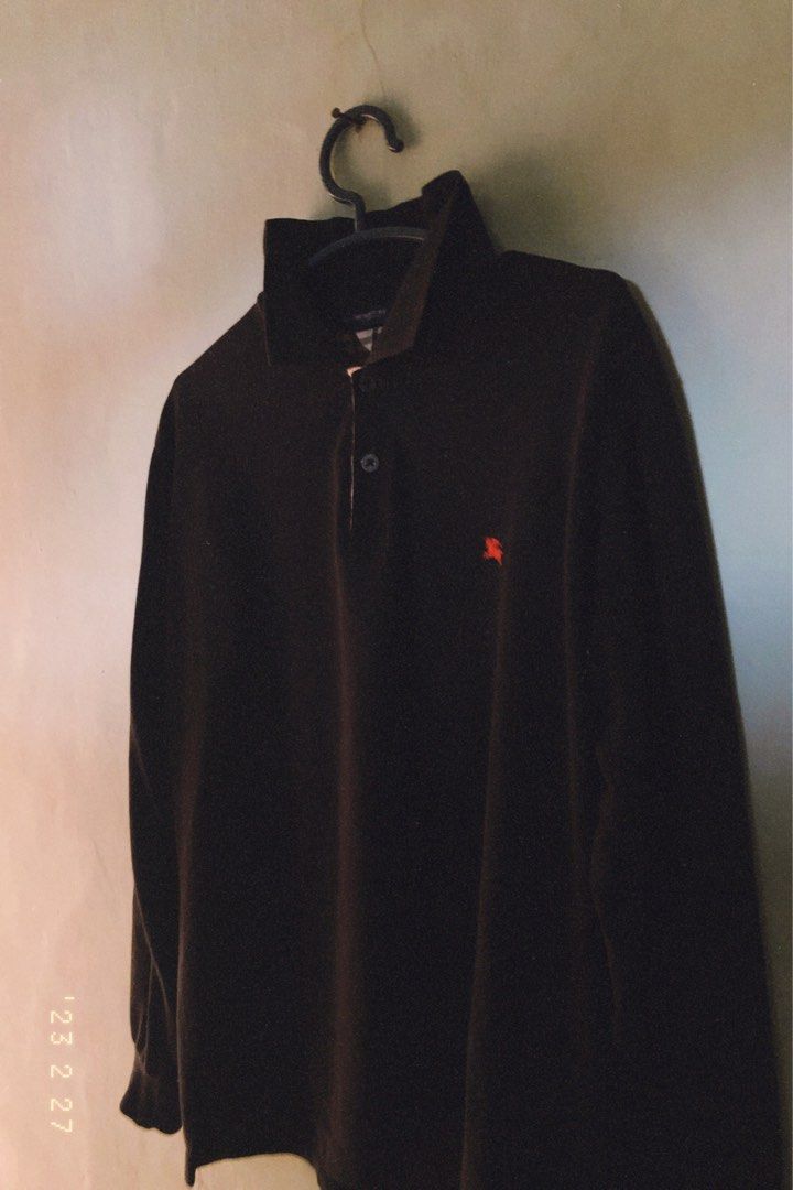 Baju hitam berkerah lengan panjang Burberry, Fesyen Pria, Pakaian